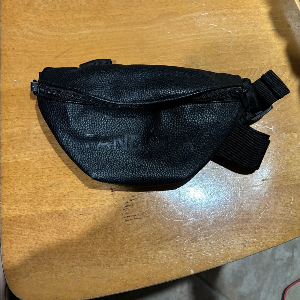 Pandora Black Belt Bag New no tags - Picture 3 of 7